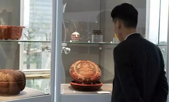 别看现时低迷:未来中国艺术品市场有多大,你知道吗(图2) 别看现时低迷:未来中国艺术品市场有多大,你知道吗(图2)