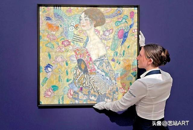 7.86亿天价成交!《持扇的女子》破欧洲拍卖史纪录!(图2) 7.86亿天价成交!《持扇的女子》破欧洲拍卖史纪录!(图2)