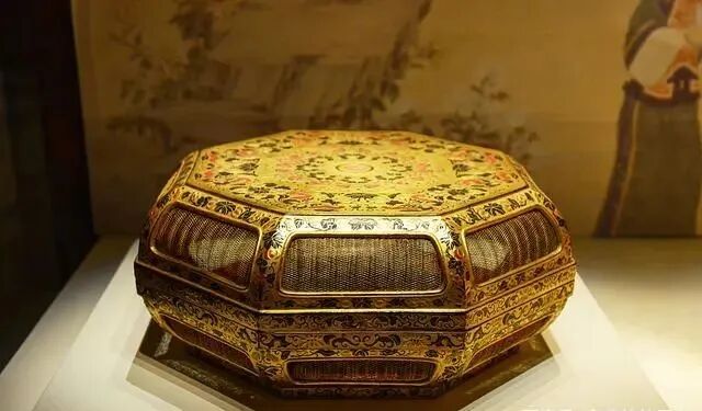 文化强国,艺术品市场迎来新一轮黄金大潮!(图3) 文化强国,艺术品市场迎来新一轮黄金大潮!(图3)