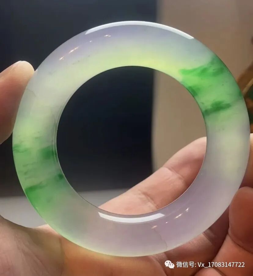 翡翠是能与时俱进的唯美佩件(图1)